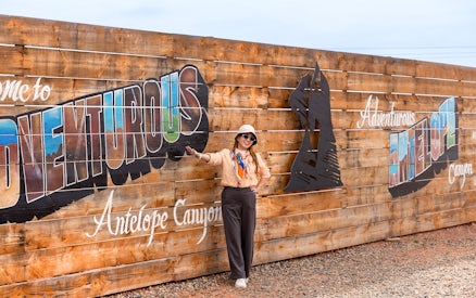 Welcome sign for Antelope Canyon tour with Navajo guide.