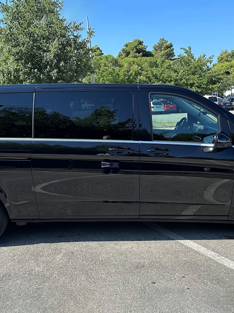 Luxury black van used for transfers on Private Day Tour from Split.