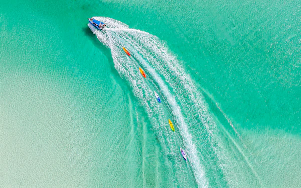 From Hervey Bay: Remote K'Gari (Fraser Island) Boat Tour with Lunch