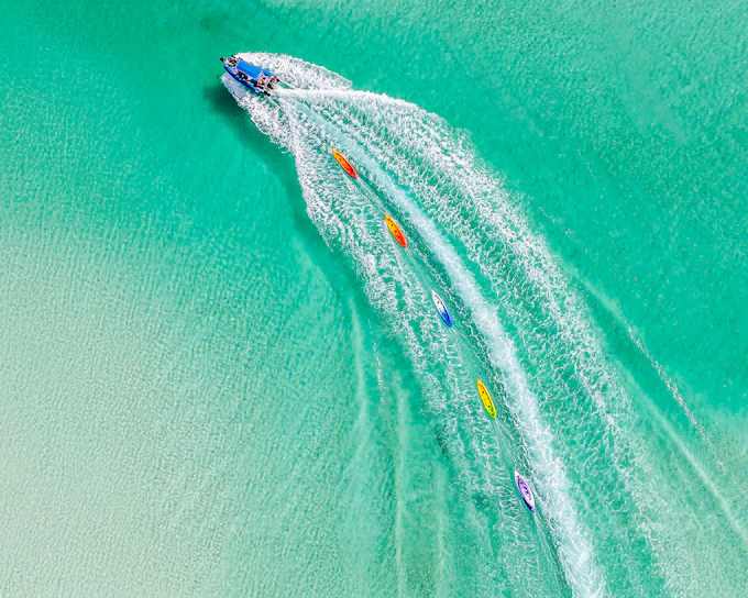 From Hervey Bay: Remote K'Gari (Fraser Island) Boat Tour with Lunch