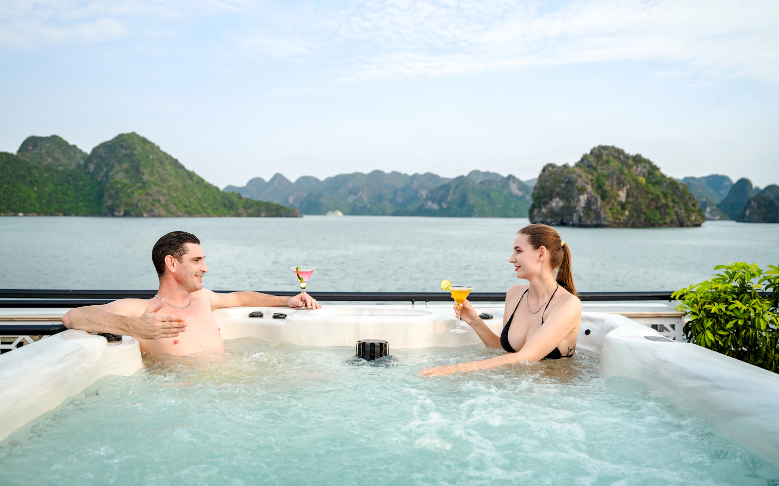 Ha Long Bay Day Cruise: Surprising Cave and Titop Island with Buffet Lunch