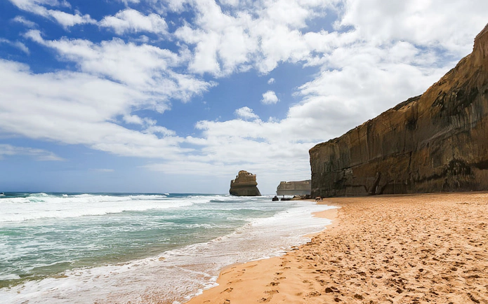 Great Ocean Road coastline with cliffs and ocean waves, Melbourne tour.