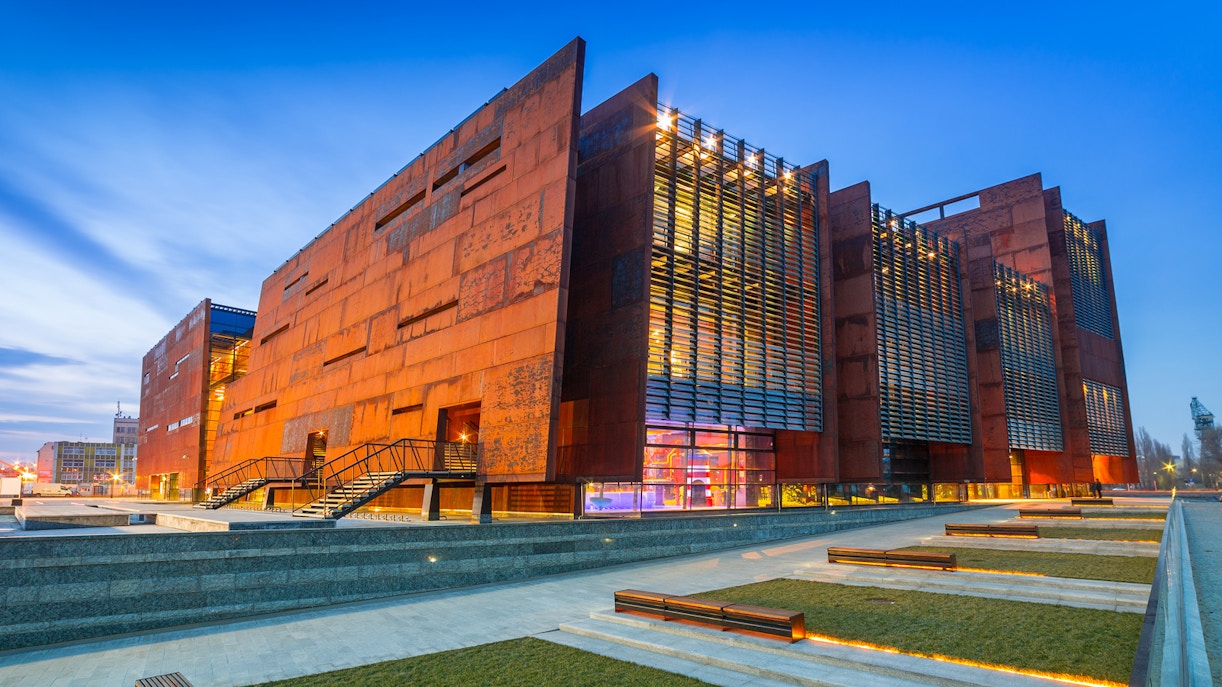 Why Visit the European Solidarity Center?