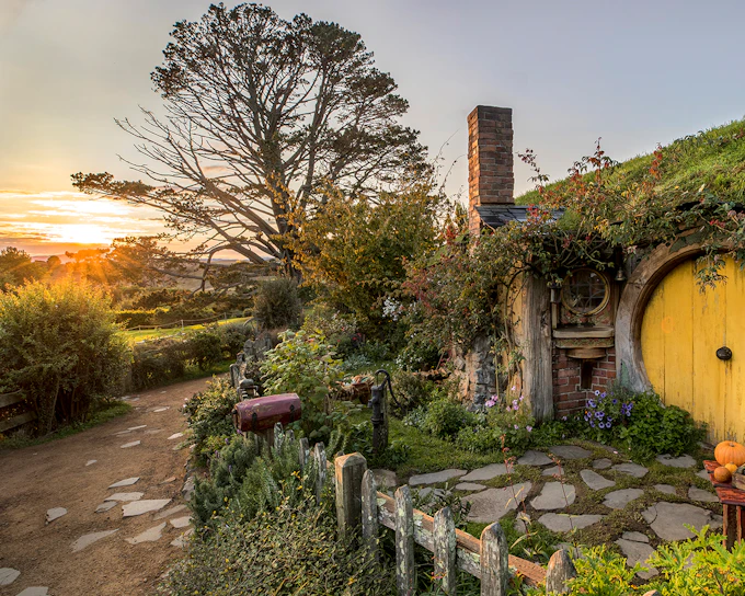 Private Tour From Auckland to Hobbiton Movie Set