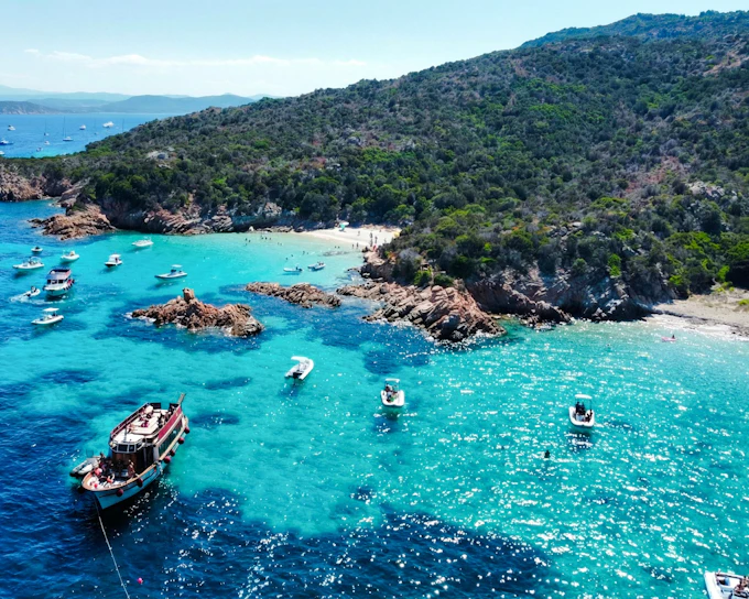 Full-Day Vintage Motorboat Tour to La Maddalena
