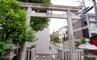Torii gate in Tokyo neighborhood, part of Samurai Experience tour.