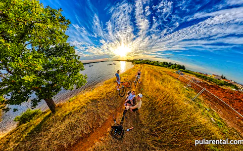 visita guiada en bici al amanecer por medulin con café-1