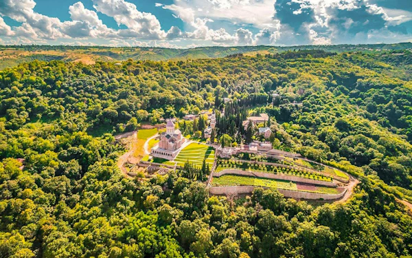 From Tbilisi: Kakheti Region & Sighnaghi Day Trip with Wine Tastings