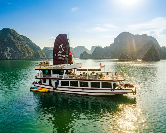 From Hanoi: Lan Ha Bay Day Cruise with Viet Hai Village Visit and Lunch