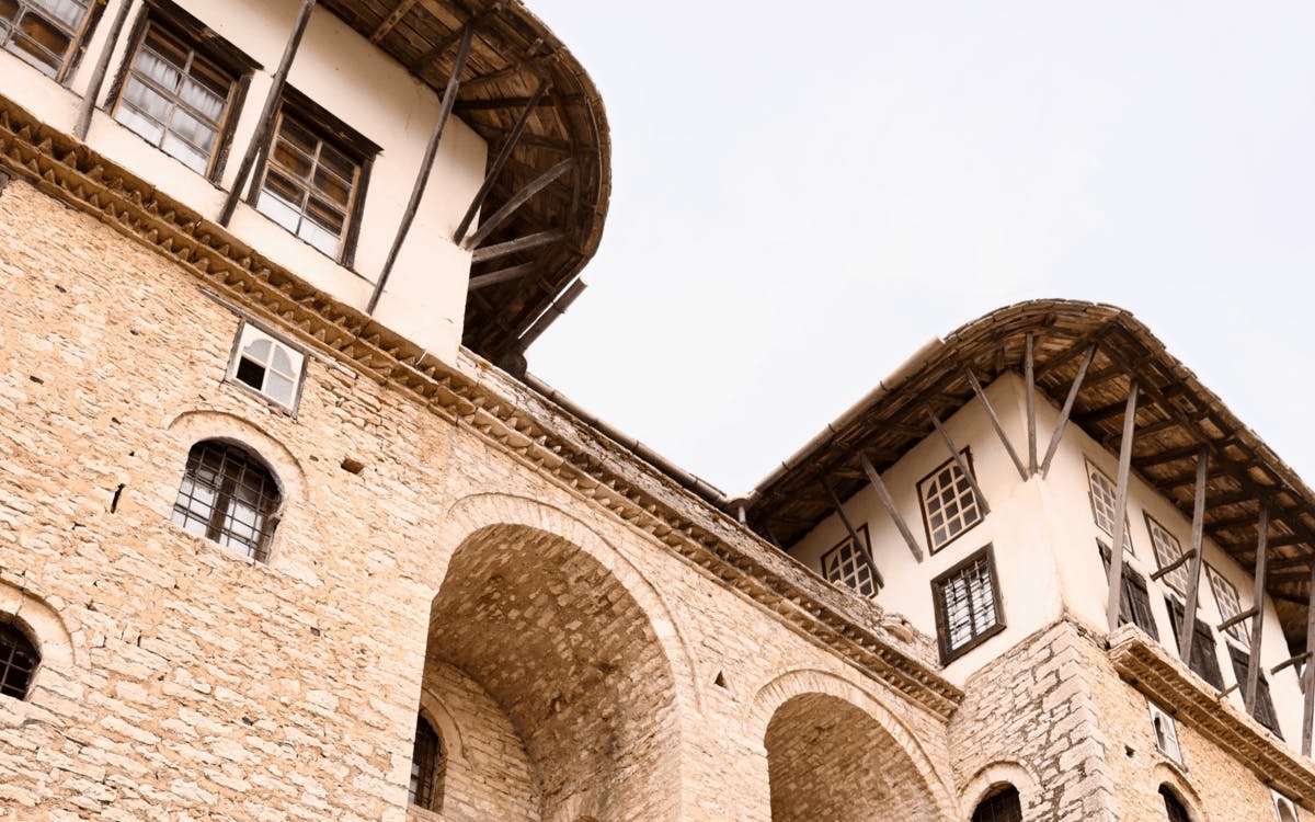 fra tirana: guidet dagstur til unescos verdensarvby gjirokastra med henting på hotellet-3