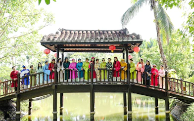 Ao Dai Museum Guided Tour with Ao Dai Try-On