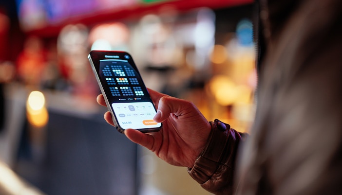 WhatsApp in Dubai- Headout app