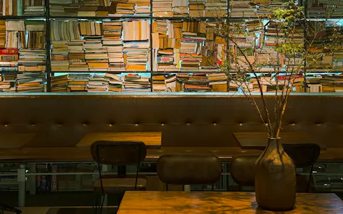 visite à pied des cafés cachés de hô chi minh-ville et du café aux carpes koï, avec 2 boissons incluses-1