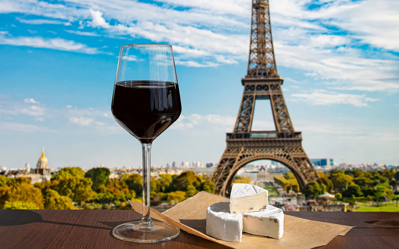 Eiffel tower and Paris skyline lunch