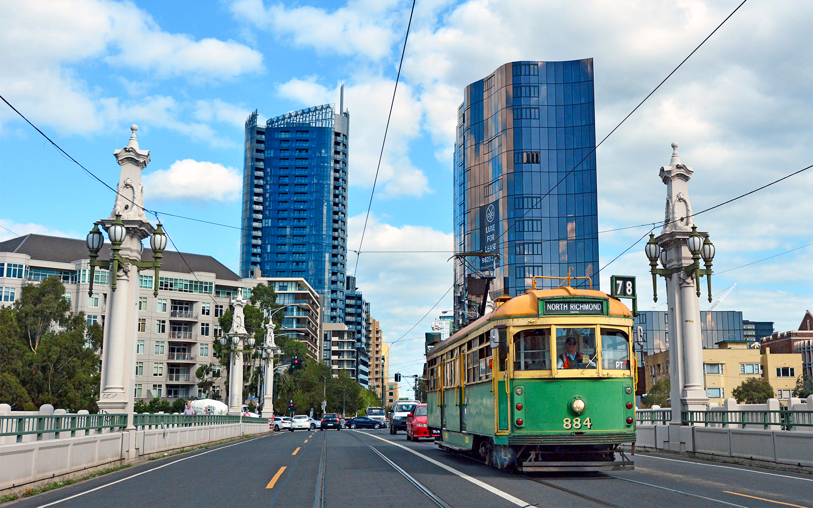 Melbourne cruise boarding points by tram