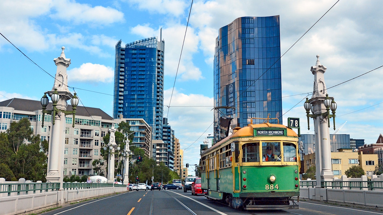 Melbourne cruise boarding points by tram