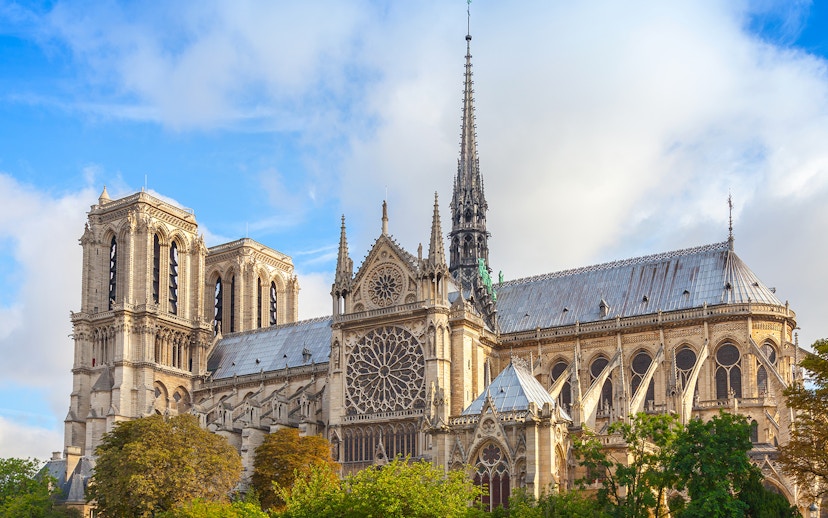 Cathédrale Notre Dame de Paris with its iconic towers and detailed facade.