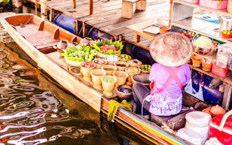 fra bangkok: maeklong jernbanemarked, damnoen saduak flytende marked og ayutthaya – liten gruppetur-5