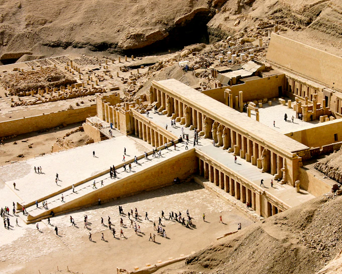 From Luxor: Half-Day West Bank Guided Tour including Valley of the Kings and Hatshepsut Temple with Lunch