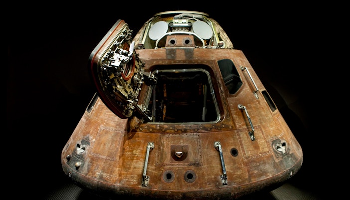 kennedy space center race to the moon