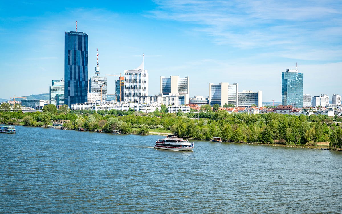 3.5-hour cruise of danube river with optional lunch-2 3.5-hour cruise of danube river with optional lunch-2