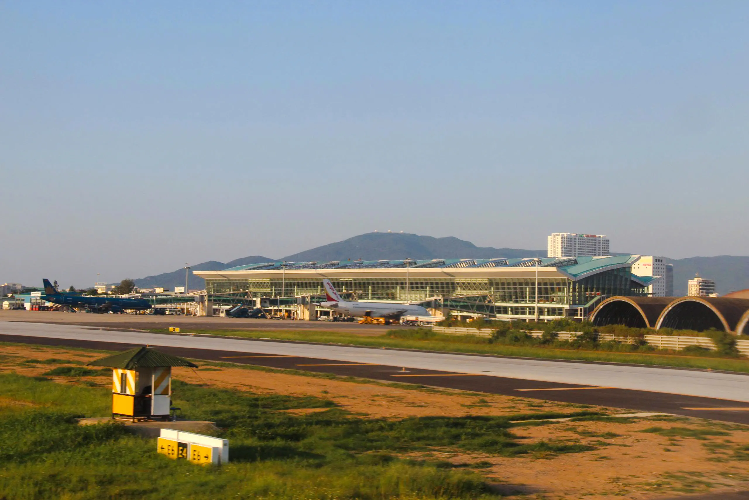 Da Nang International Airport Fast Track Meet & Assist Image 4