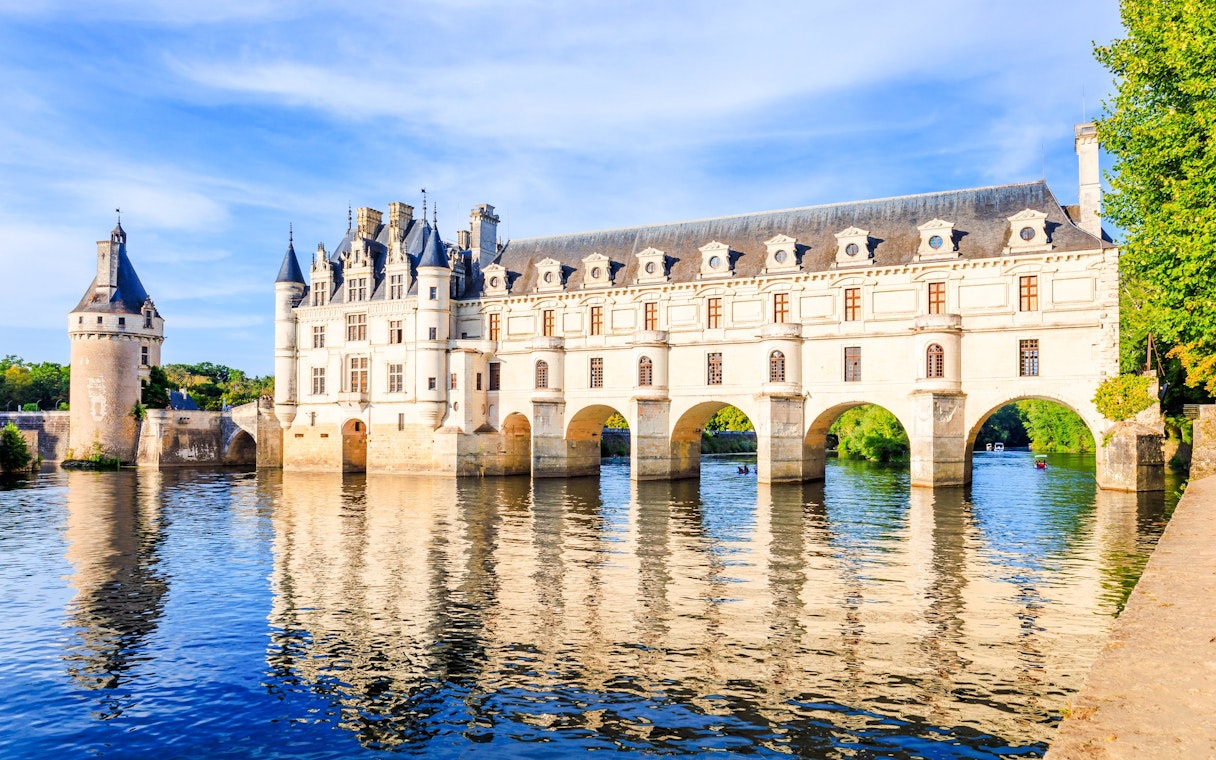Château de Chenonceau spanning the Cher River in Loire Valley, France.