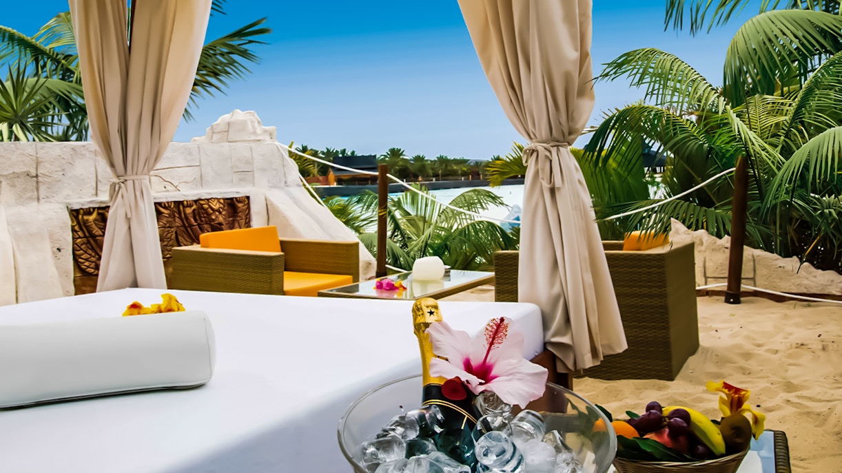 https://cdn-imgix.headout.com/media/images/208d66ec0211fd1bbe9cc9622bb90471-siampark2.jpg?auto=format&w=340.58181818181816&h=267.59999999999997&q=90&ar=14%3A11&crop=faces