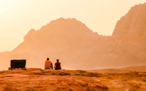 wadi rum’da öğle yemeği ve kum sörfü dahil küçük grup jeep turu-1