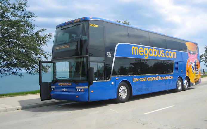 Double-decker bus for Niagara Falls tour from Toronto.