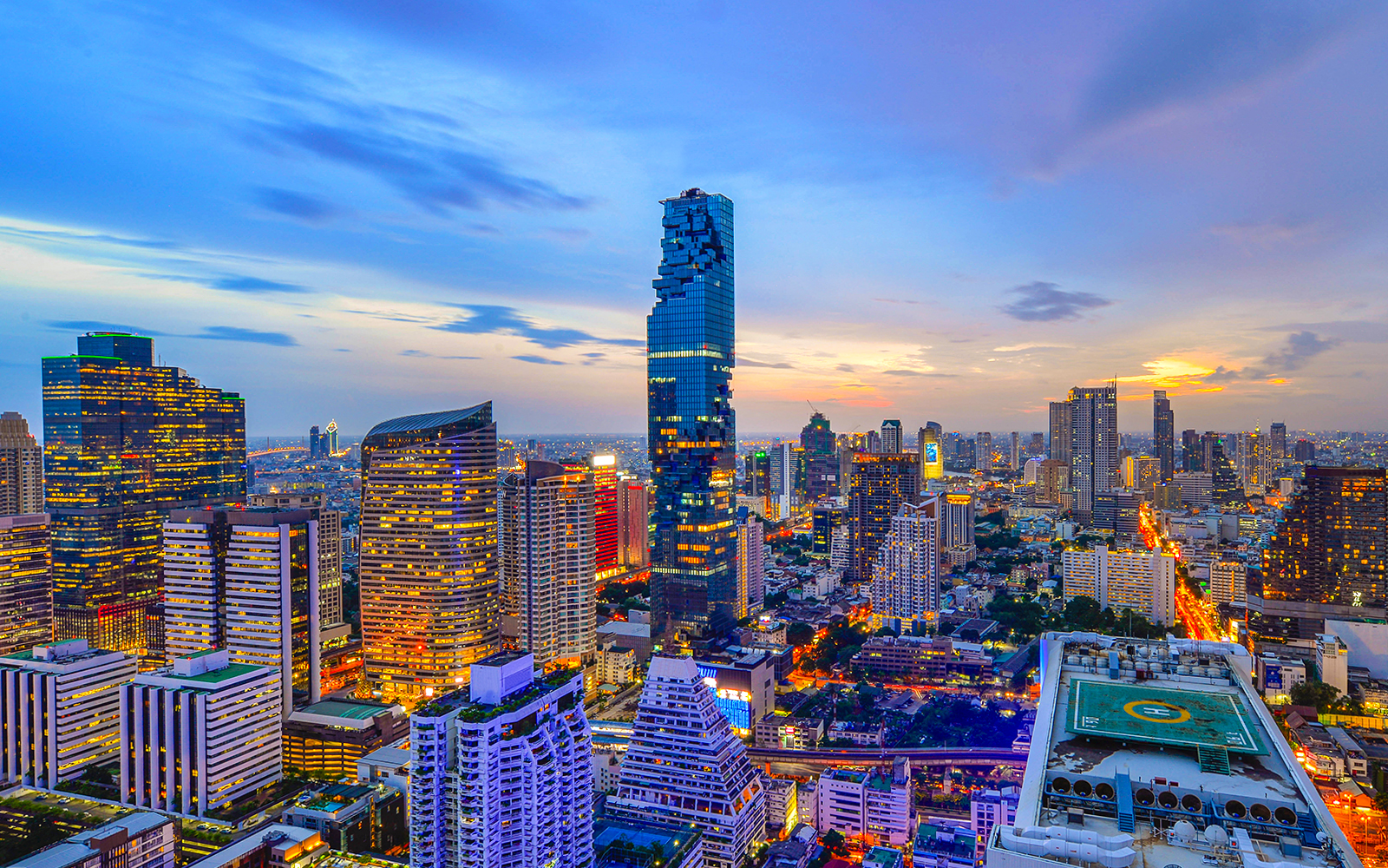 Mahanakhon CUBE GUIDE