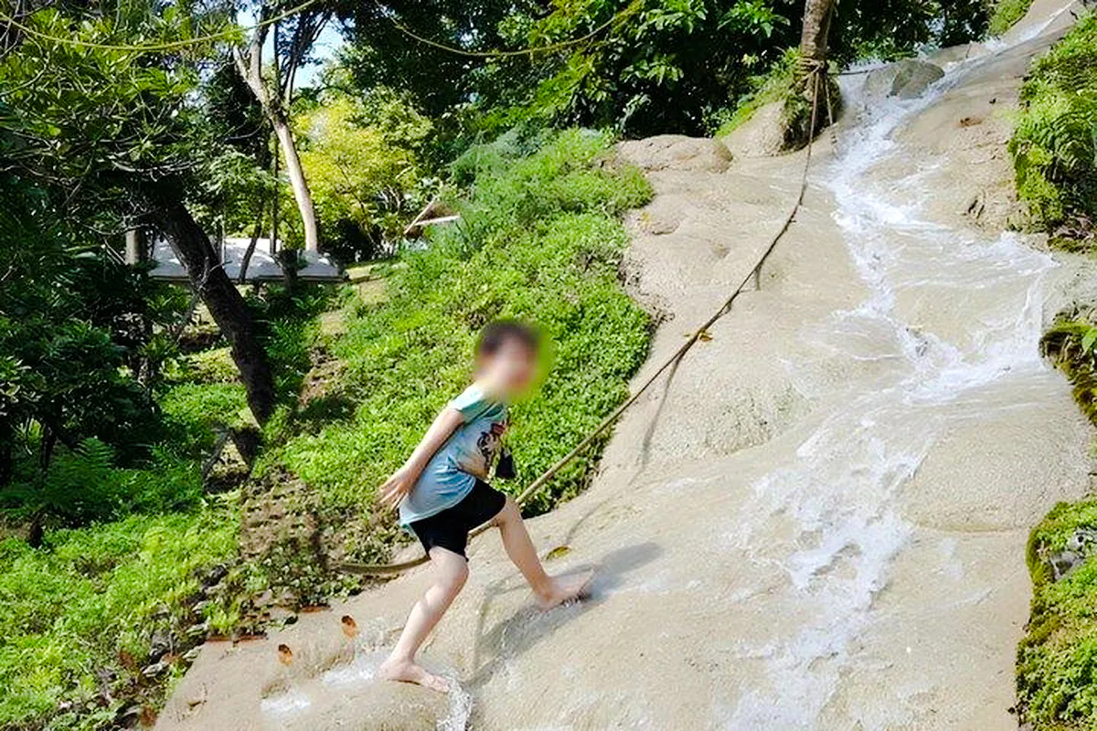 From Chiang Mai: Bua Thong Sticky Waterfalls and Mae Ngat Dam Boat Tour Image 12