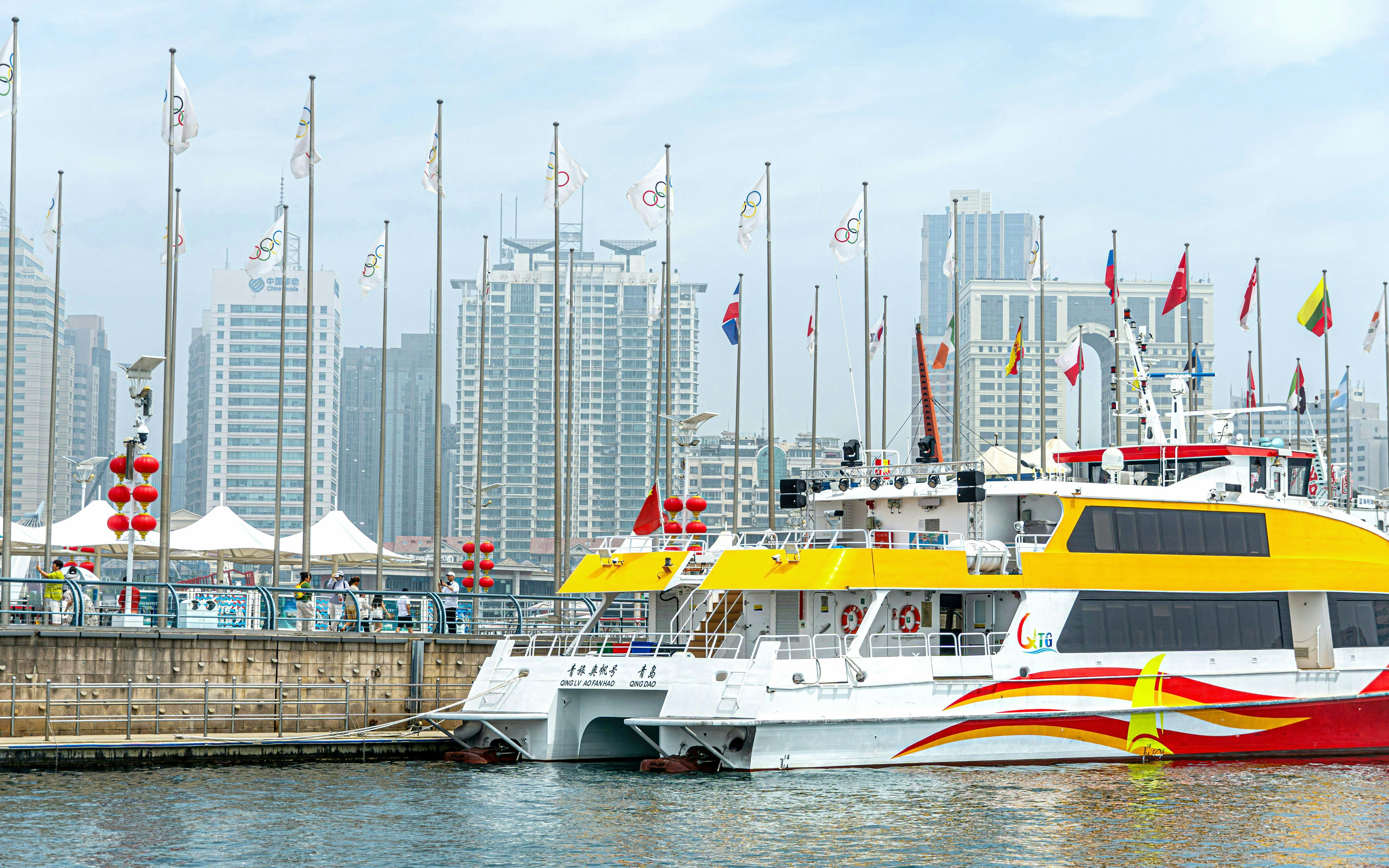 The route is straightforward; choosing the cruise is the real decision