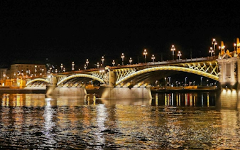 abendliche sightseeing-bootsfahrt auf der donau in budapest mit optionalen getränken-7