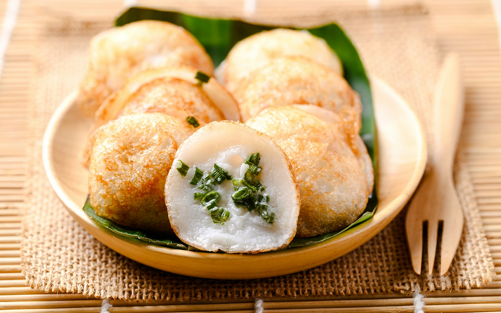 Kanom Krok (Coconut pancakes)
