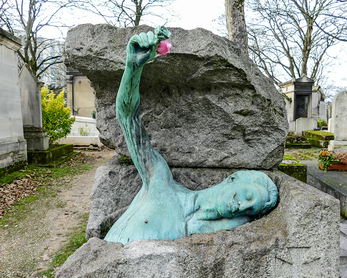 Père Lachaise Cemetery Famous Graves Private Guided Tour