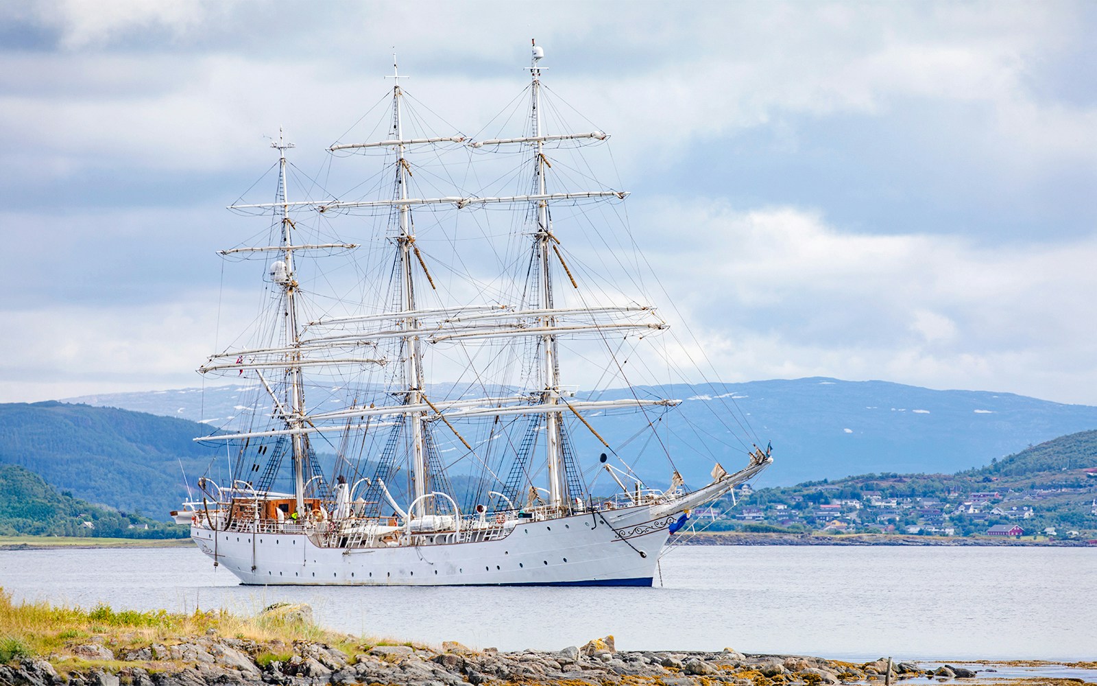 Christian Radich tall ship sailing in Oslo Fjord, Norway.