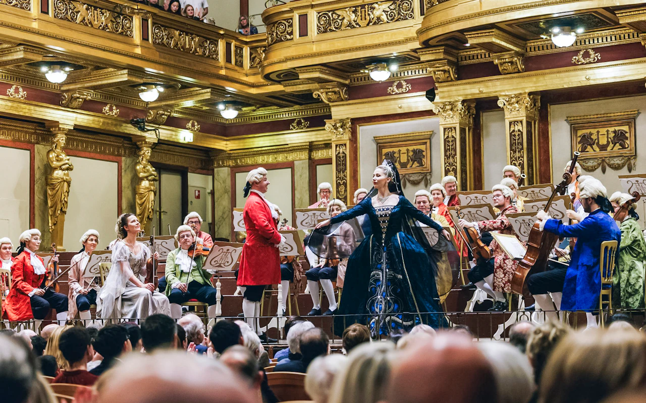 Musikverein: Mozart-Konzert + Abendessen und Kutschenfahrt – Goldener Saal