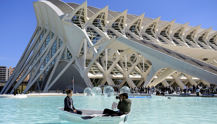Oceanogràfic aquarium with diverse marine life, Valencia, part of 2-day pass including Príncipe Felipe Science Museum.