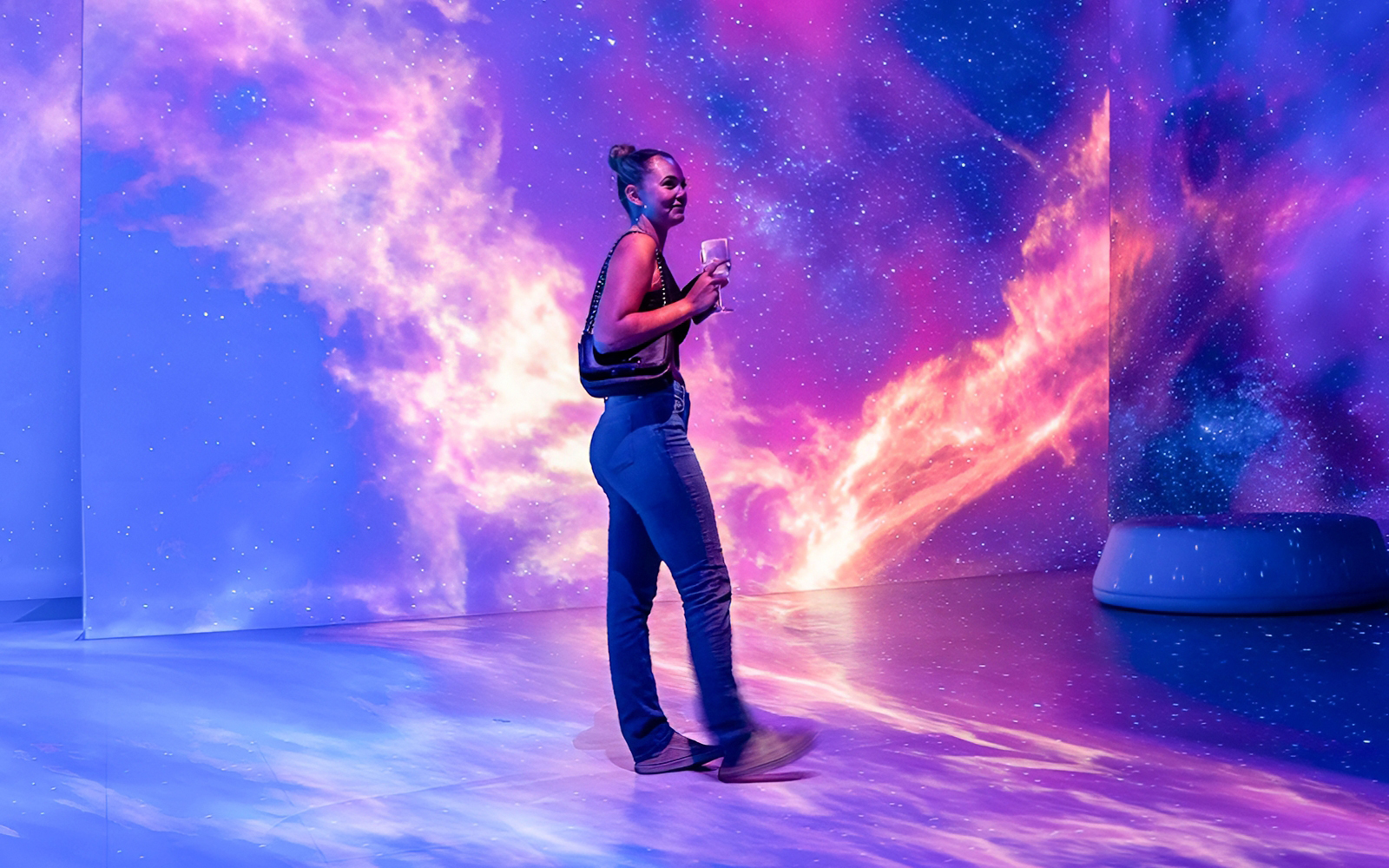 Visitor tips at Illuminarium