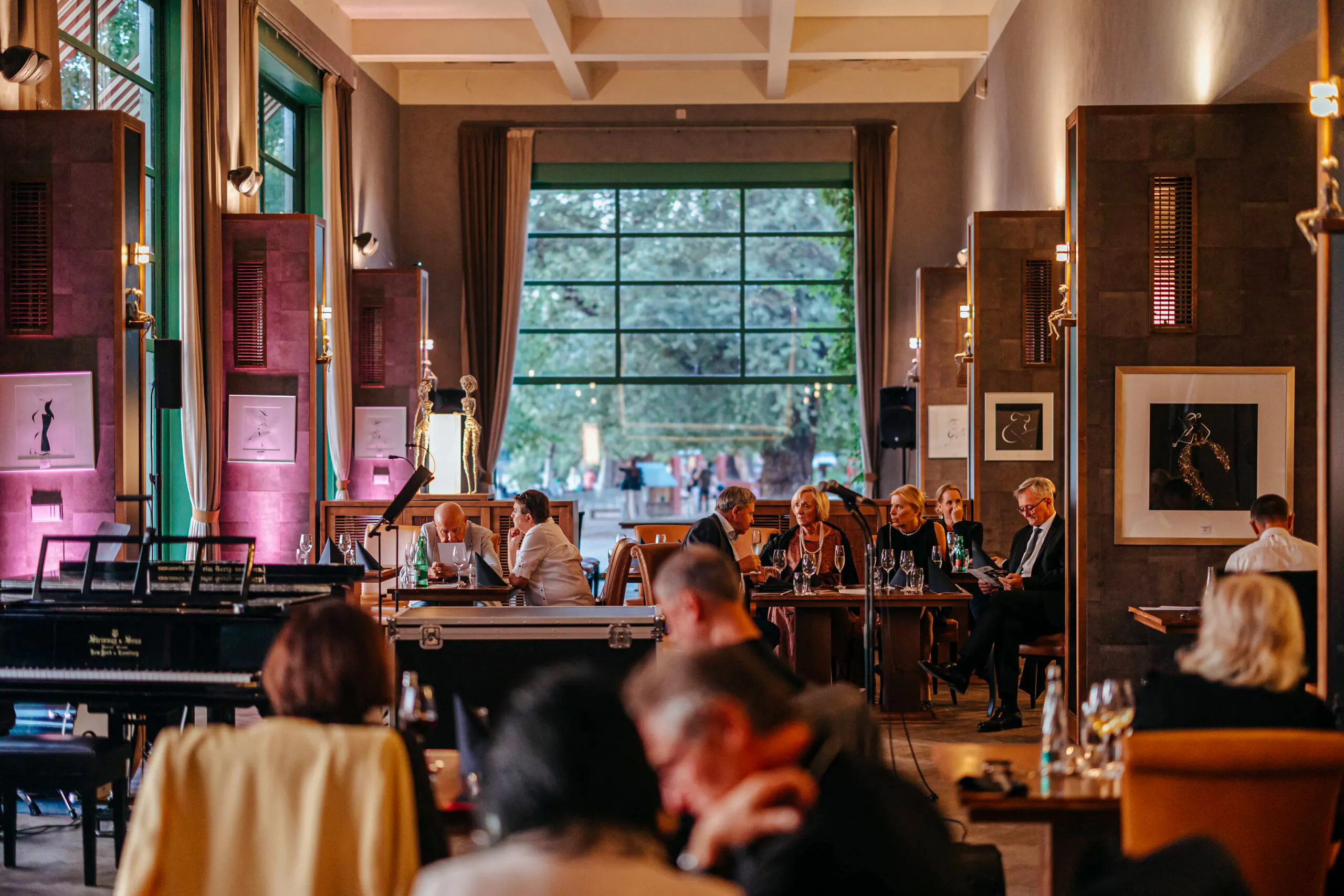 art restoran mánes prag: frank sinatra anma konseri biletleri (sesli rehber dahil)-1