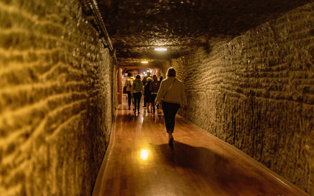 schindler story walking tour and wieliczka salt mine w/ lunch from krakow-2