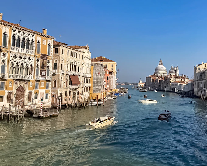 1-Hour Sightseeing Cruise on the Grand Canal
