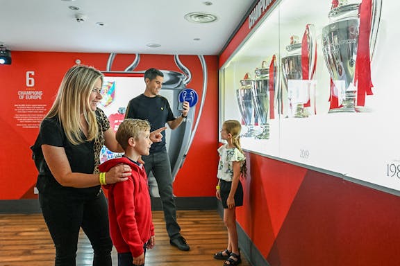 liverpool fc stadium tour with audio guide-8
