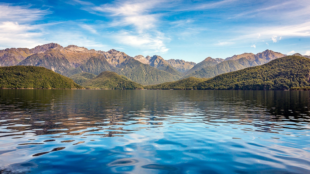Manapouri lake