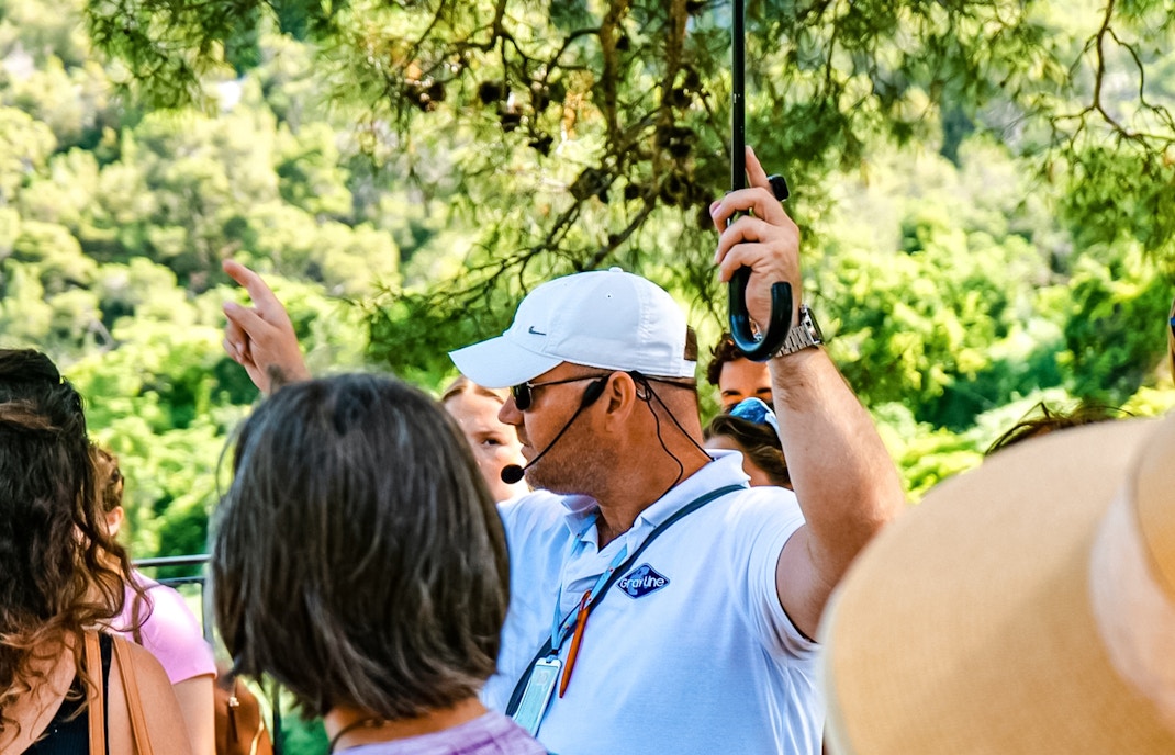 tour guide with tourists