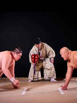 Ingressos para o Grande Torneio de Sumô no Japão