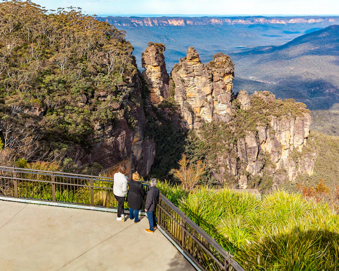 Blue Mountains Tour: Scenic World, Featherdale Wildlife Park & Harbour Ferry Return