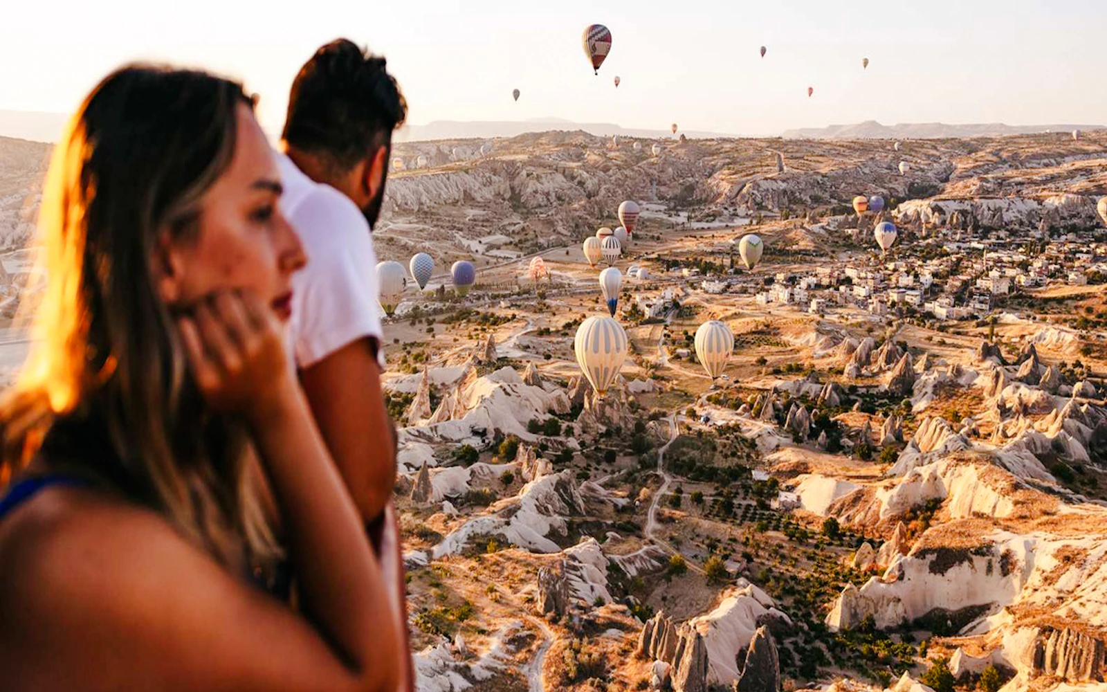 tour zur beobachtung des sonnenaufgangs bei einer heißluftballonfahrt in kappadokien mit hoteltransfers-1