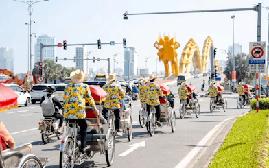 Da Nang Private Cycle Rickshaw Tour with Michelin-Selected Food